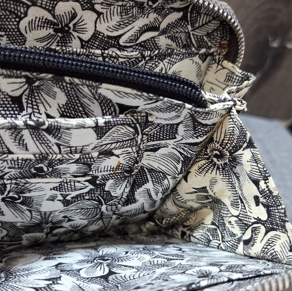 Hobo International Carson Wallet - Picture 10 of 15